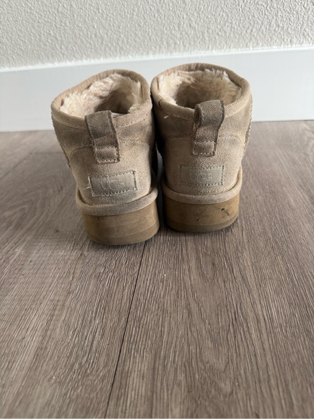 Ugg Platform Mini's In Color "Sand" Women's 6 Kids 4 - Picture 4 of 7